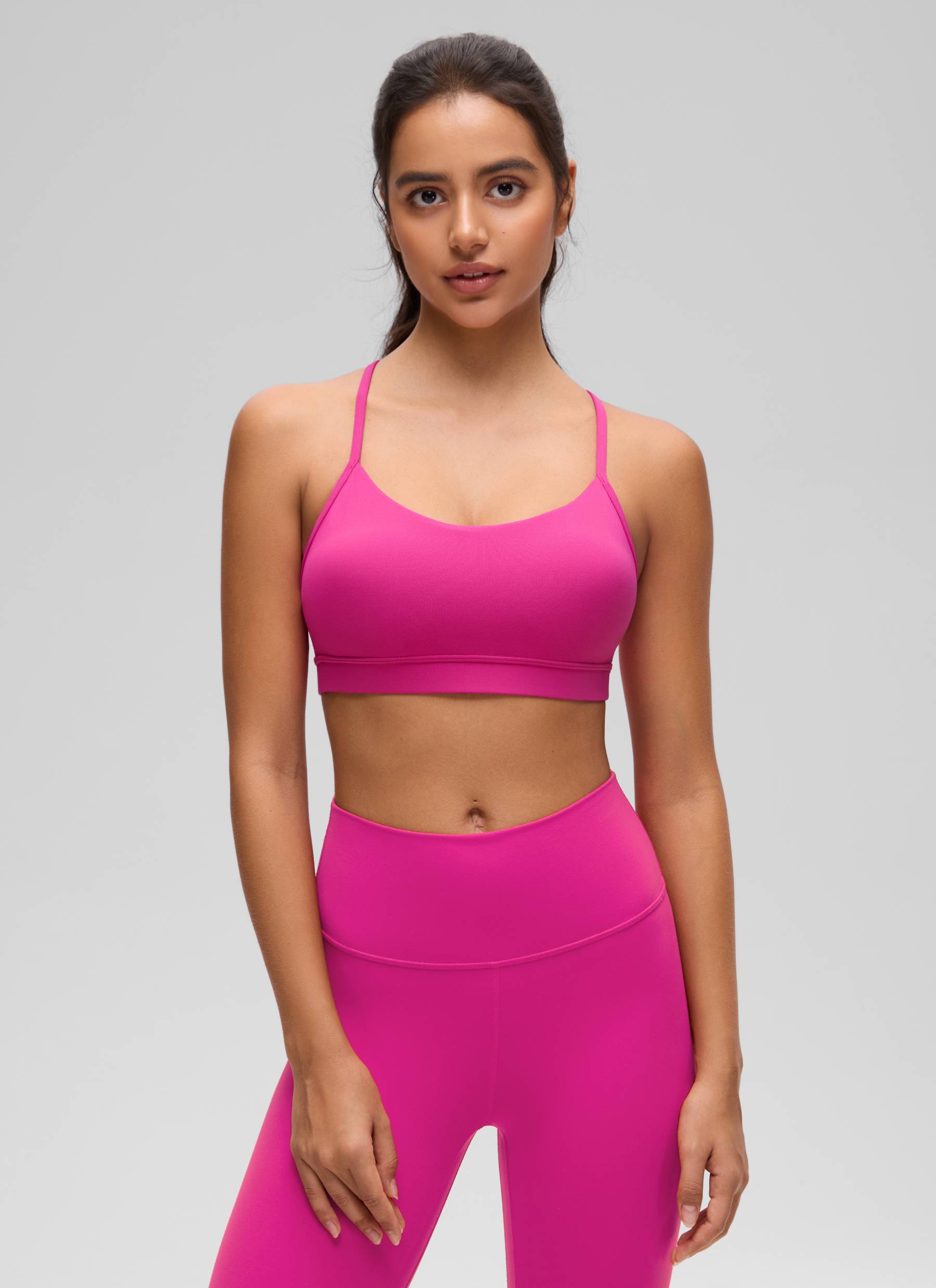 CRZ YOGA महिलाओं की योग लाइट सपोर्ट Butterluxe स्पोर्ट्स ब्रा वाई बैक हिबिस्कस पर्पल