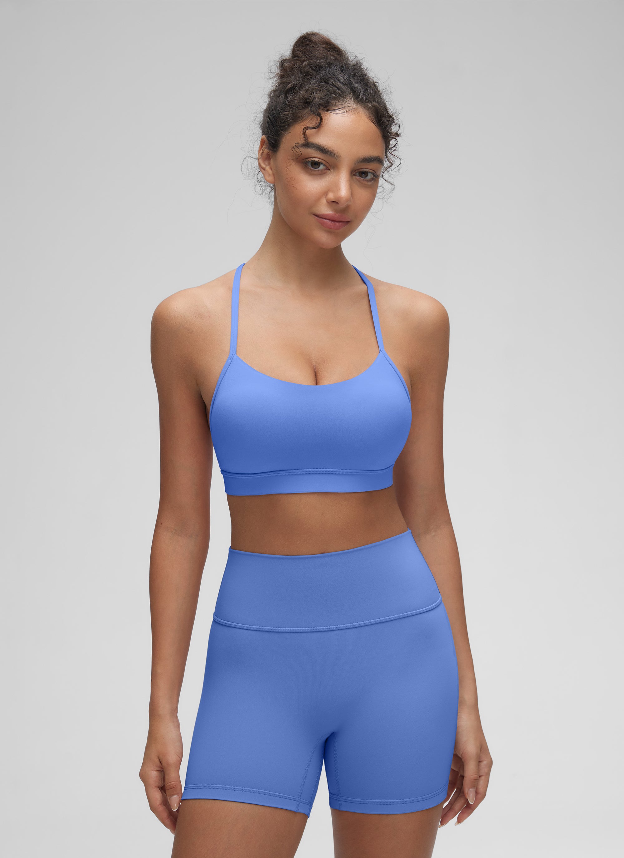 CRZ YOGA महिलाओं की योग लाइट सपोर्ट Butterluxe स्पोर्ट्स ब्रा वाई बैक वाइल्ड इंडिगो