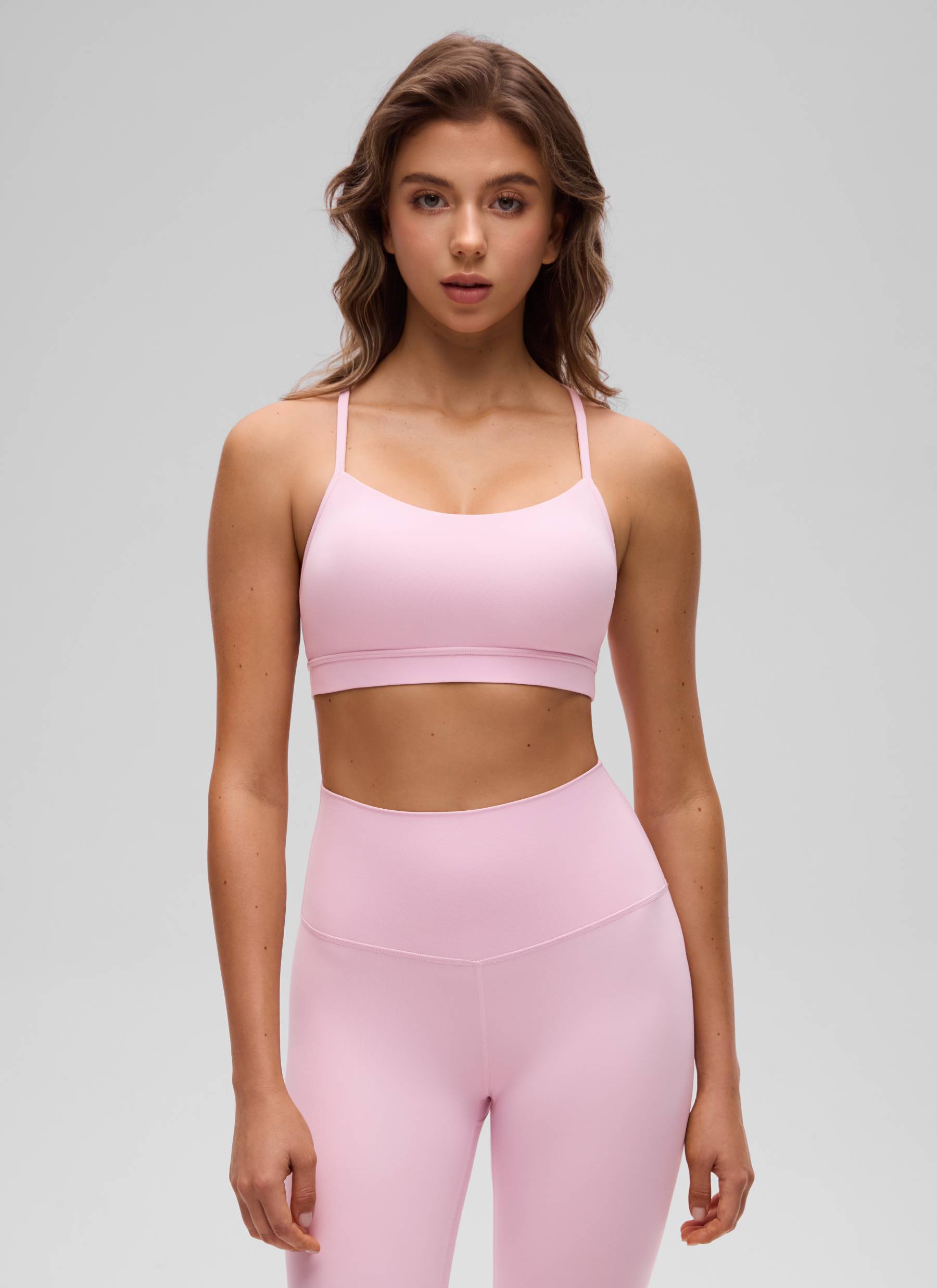 CRZ YOGA महिलाओं के लिए योगा लाइट सपोर्ट Butterluxe स्पोर्ट्स ब्रा, वाई बैक, गुलाबी पीनी रंग