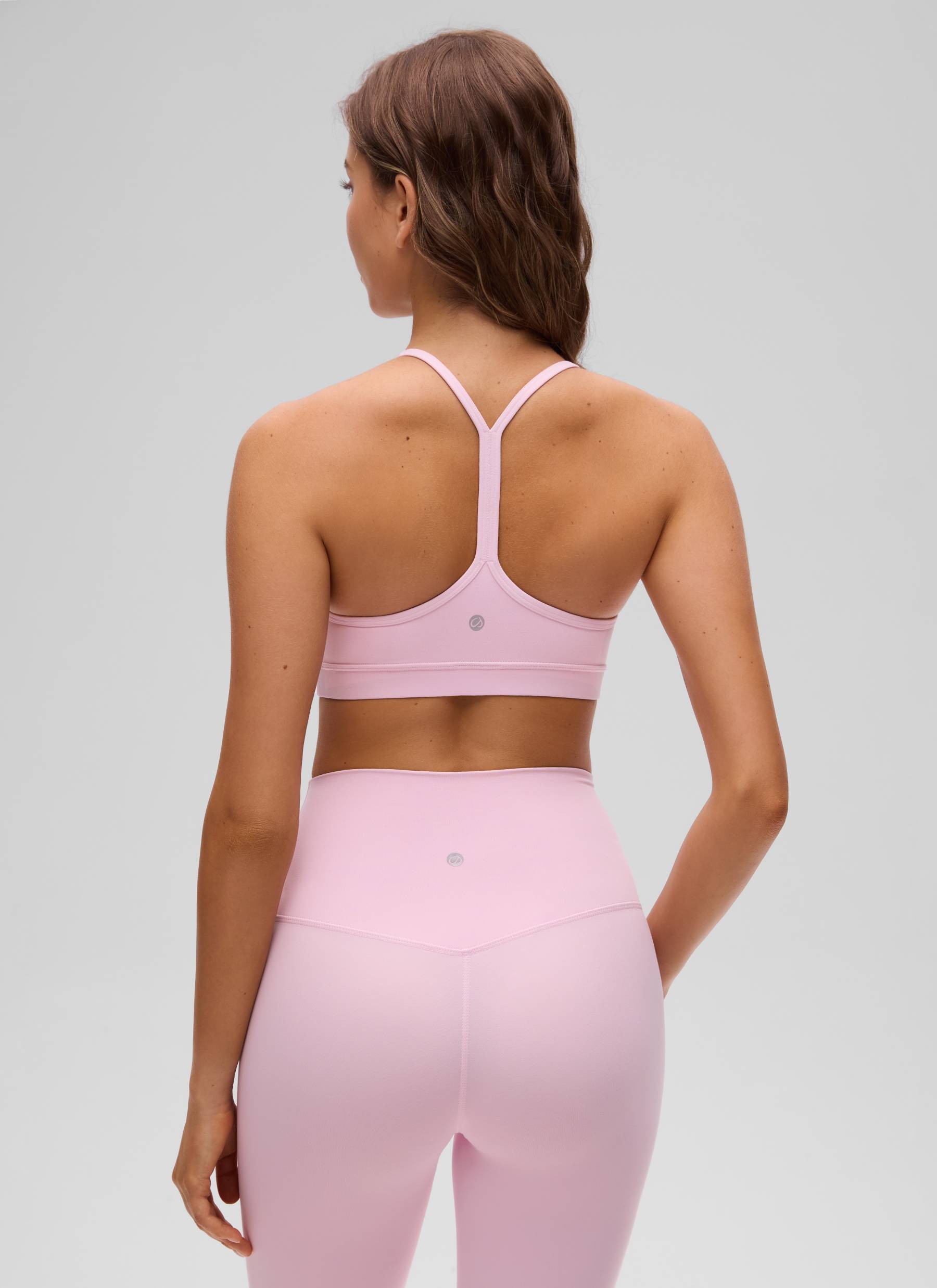 CRZ YOGA महिलाओं के लिए योगा लाइट सपोर्ट Butterluxe स्पोर्ट्स ब्रा, वाई बैक, गुलाबी पीनी रंग