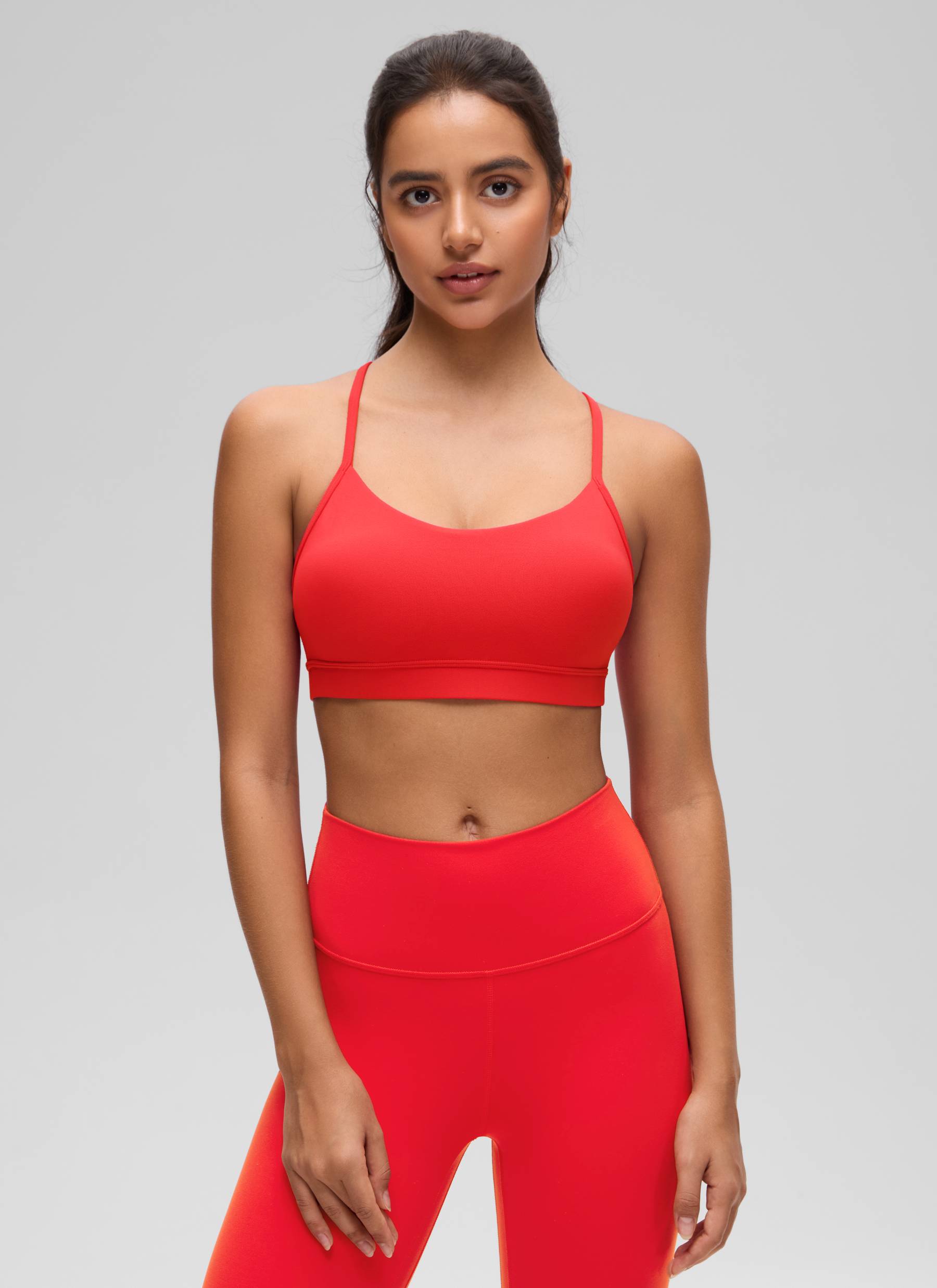 CRZ YOGA महिलाओं के लिए योगा लाइट सपोर्ट Butterluxe स्पोर्ट्स ब्रा, वाई-बैक, गहरा लाल रंग