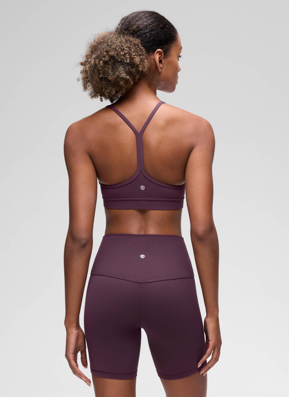 CRZ YOGA महिलाओं की योग लाइट सपोर्ट Butterluxe स्पोर्ट्स ब्रा वाई बैक ग्रेप थिस्ल पर्पल