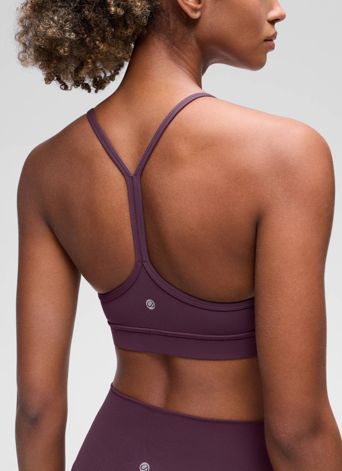 CRZ YOGA महिलाओं की योग लाइट सपोर्ट Butterluxe स्पोर्ट्स ब्रा वाई बैक ग्रेप थिस्ल पर्पल