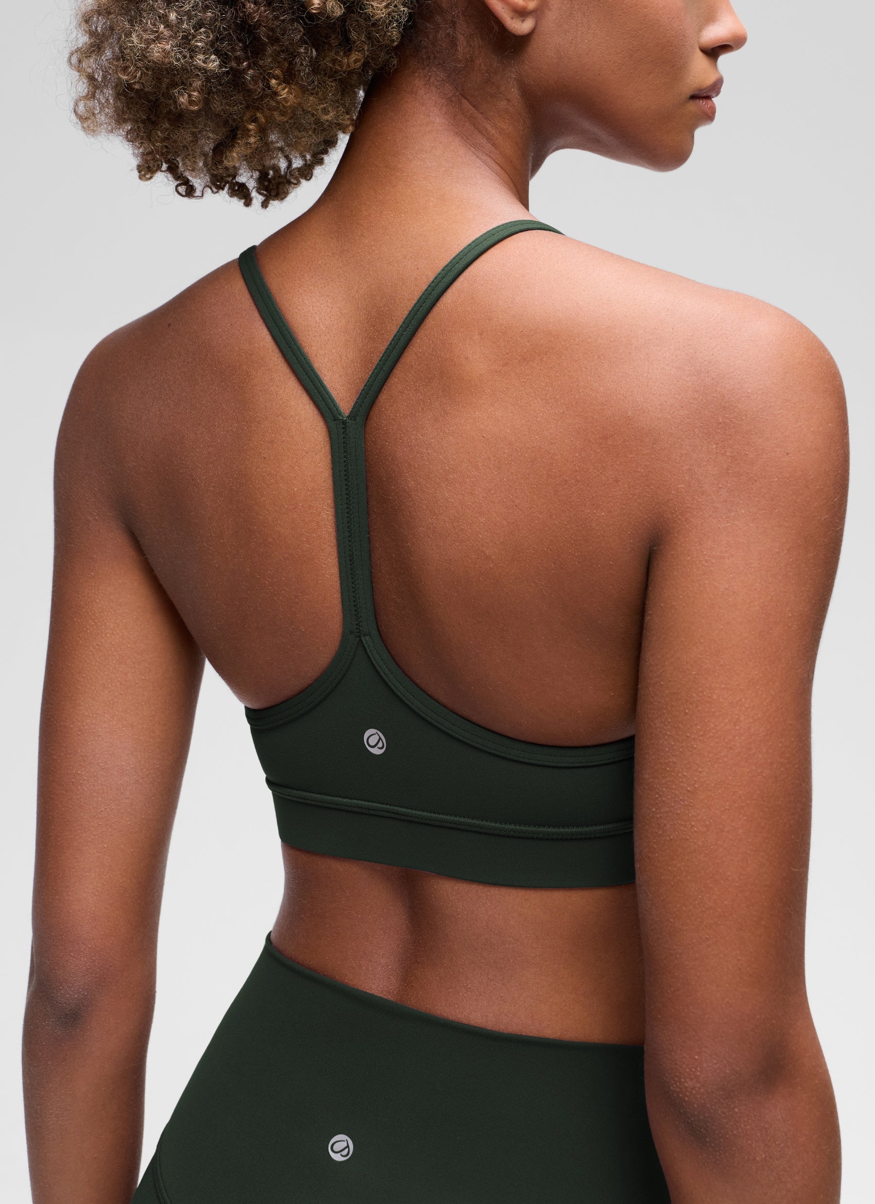 CRZ YOGA महिलाओं के लिए योगा लाइट सपोर्ट Butterluxe स्पोर्ट्स ब्रा वाई बैक लेजेंड ग्रीन