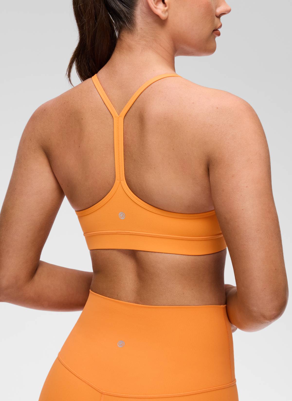 CRZ YOGA महिलाओं की योग लाइट सपोर्ट Butterluxe स्पोर्ट्स ब्रा वाई बैक टाइगर ओरेंज