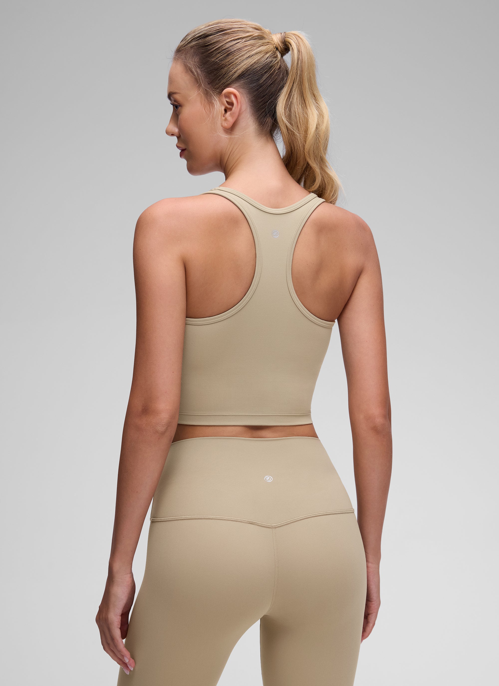 CRZ YOGA महिलाओं के लिए कम सपोर्ट वाला योगा पैड Butterluxe स्कूप नेक ब्रा, वाई-बैक ओक