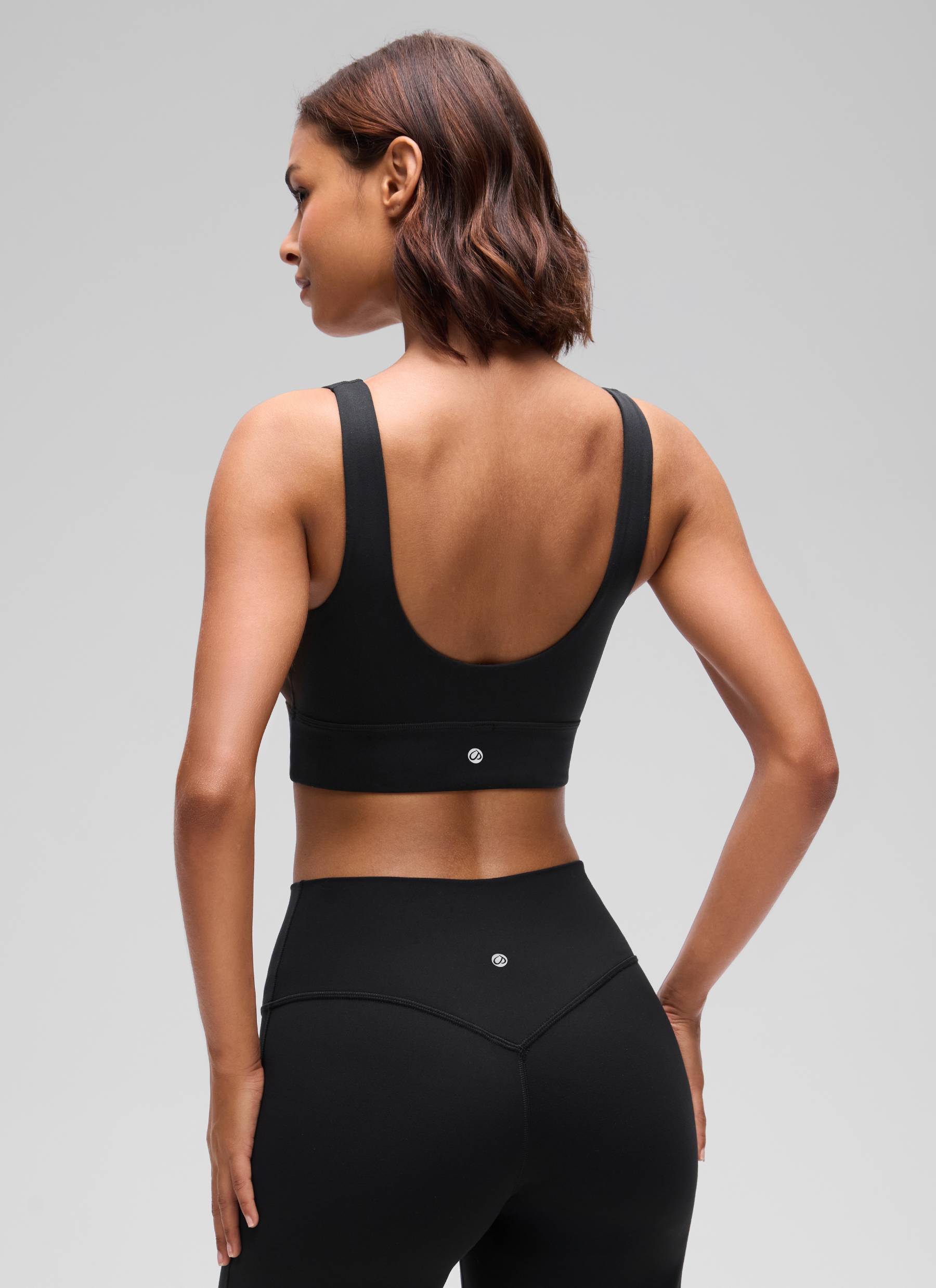 CRZ YOGA महिलाओं के लिए कम सपोर्ट वाला योगा शूज़ Butterluxe स्पोर्ट ब्रा यू बैक लॉन्गलाइन ब्लैक