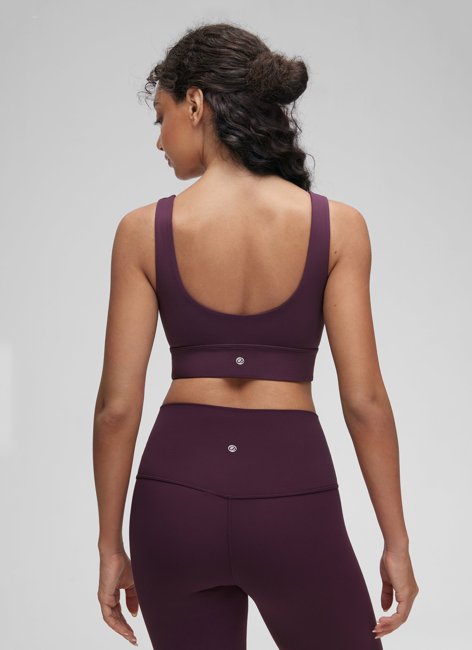 CRZ YOGA महिलाओं के लिए कम सपोर्ट वाला योगा शूज़ Butterluxe स्पोर्ट ब्रा यू बैक लॉन्गलाइन डीप पर्पल