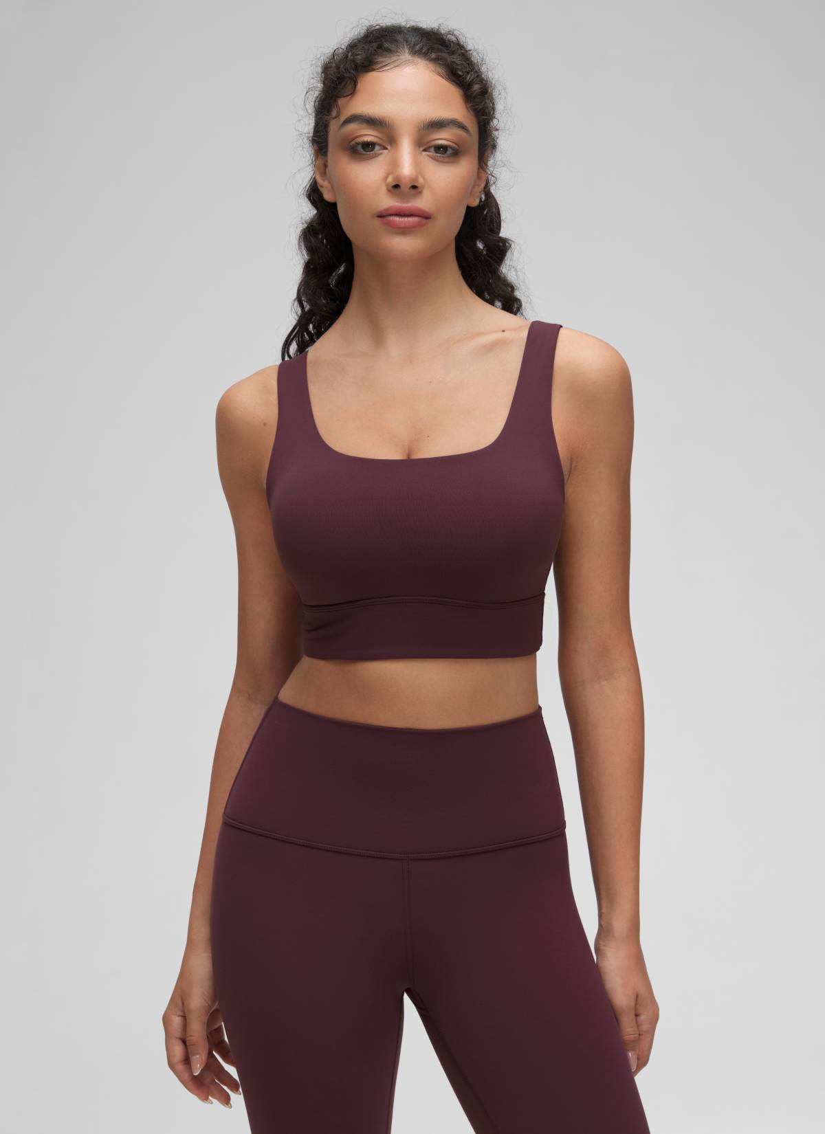 CRZ YOGA महिलाओं के लिए कम सपोर्ट वाला योगा शूज़ Butterluxe स्पोर्ट ब्रा यू बैक लॉन्गलाइन राइप प्लम