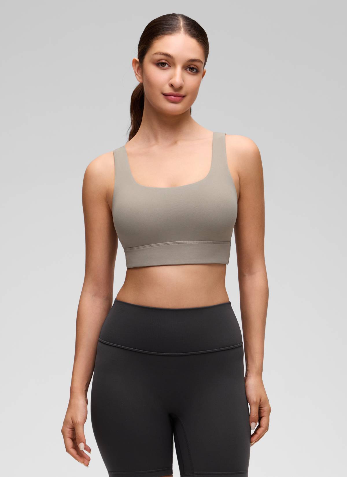 CRZ YOGA महिलाओं के लिए कम सपोर्ट वाला योगा शूज़ Butterluxe स्पोर्ट ब्रा यू बैक लॉन्गलाइन वार्म ऐश ग्रे