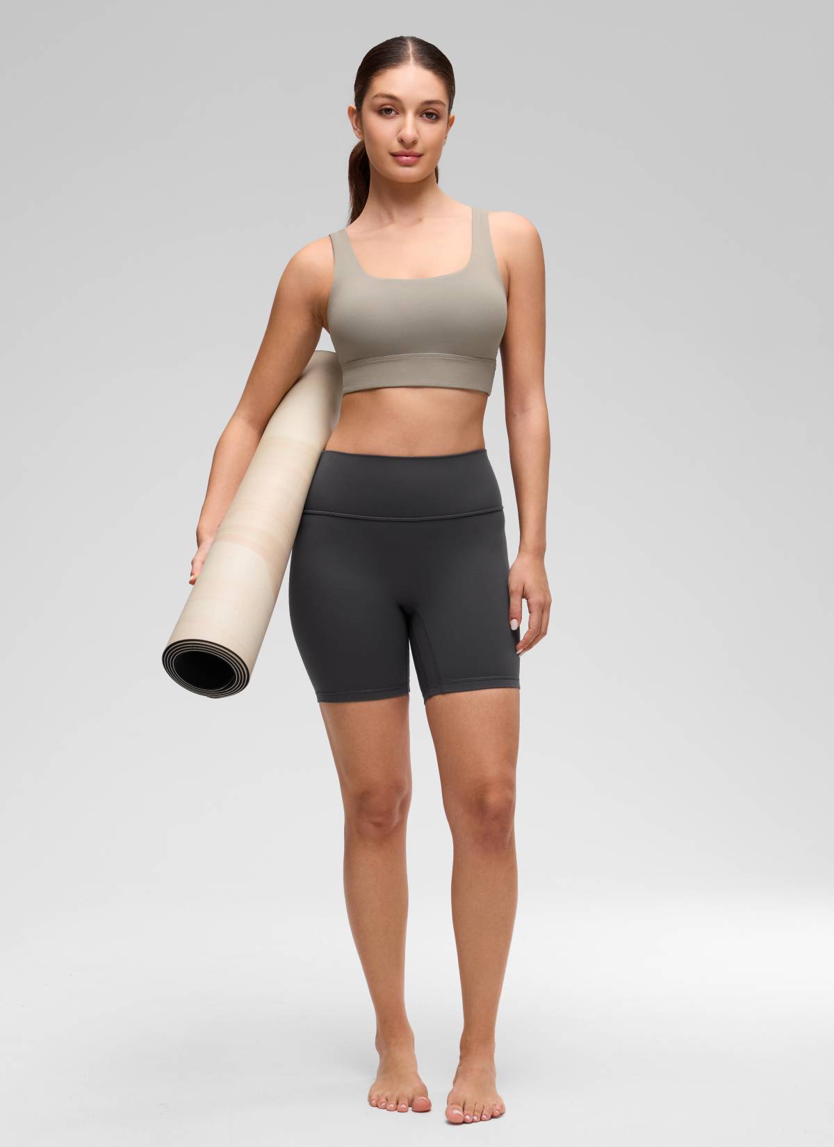 CRZ YOGA महिलाओं के लिए कम सपोर्ट वाला योगा शूज़ Butterluxe स्पोर्ट ब्रा यू बैक लॉन्गलाइन वार्म ऐश ग्रे