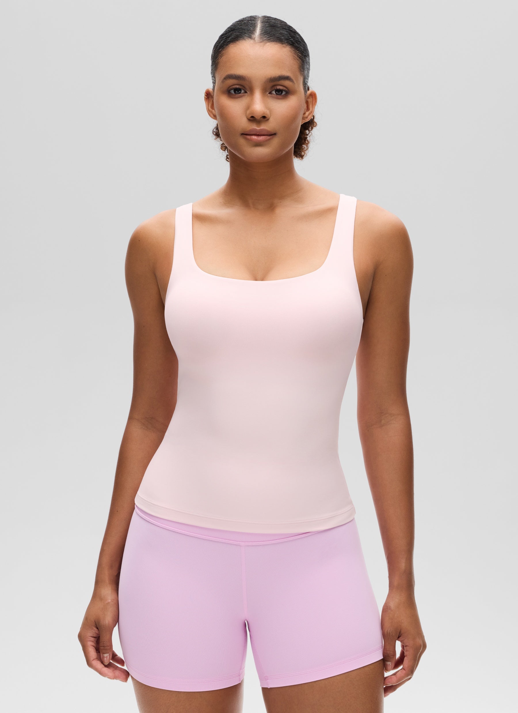 CRZ YOGA महिलाओं के स्लिमफिट टॉप Butterluxe बिल्ट-इन ब्रा, यू नेक टैंक टॉप, स्ट्रॉबेरी पिंक
