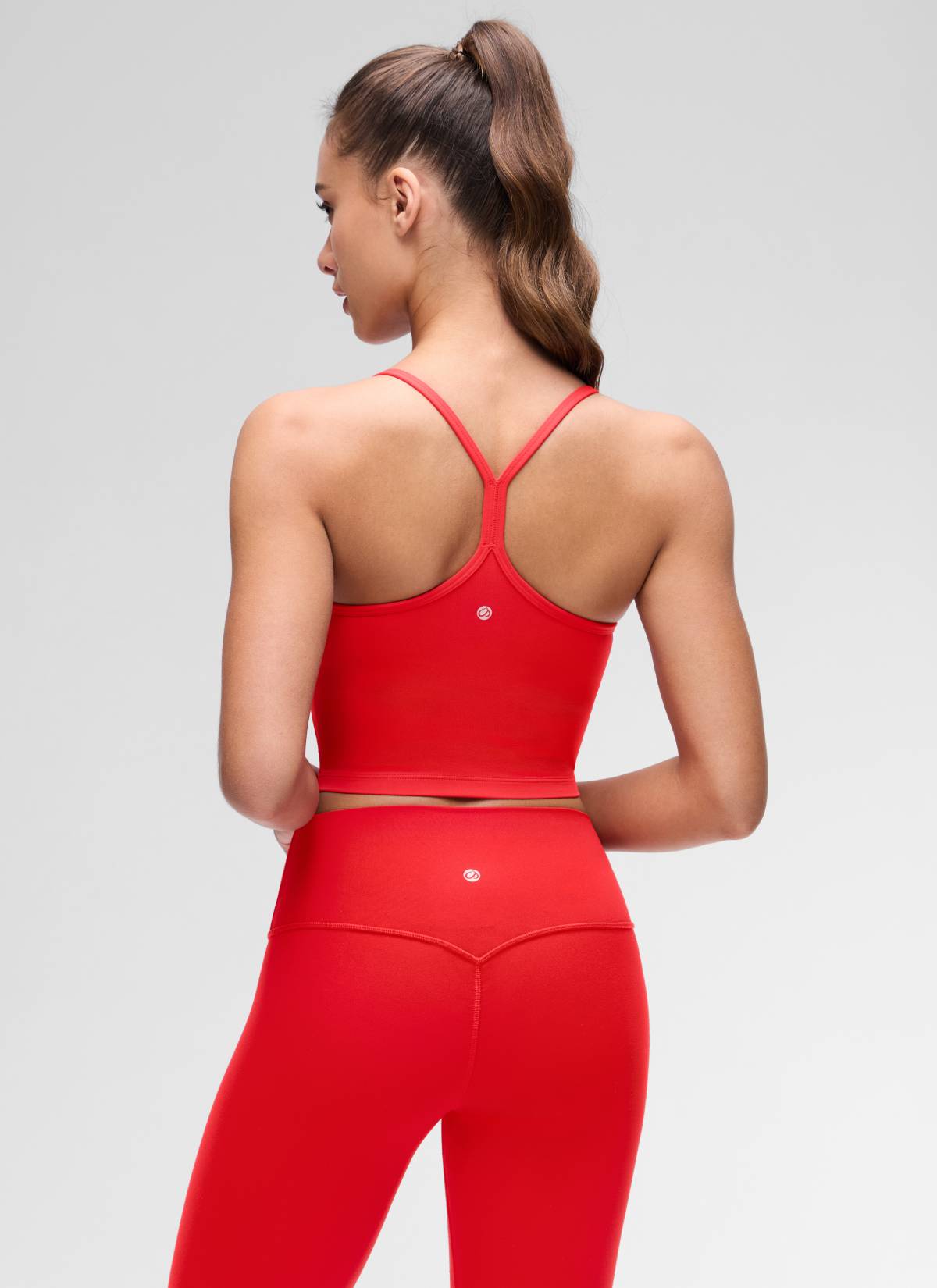 सीआरजेड योगा महिलाएँ Butterluxe वाई बैक लॉन्गलाइन स्पोर्ट्स ब्रा क्रॉप टैंक टॉप गहरा लाल