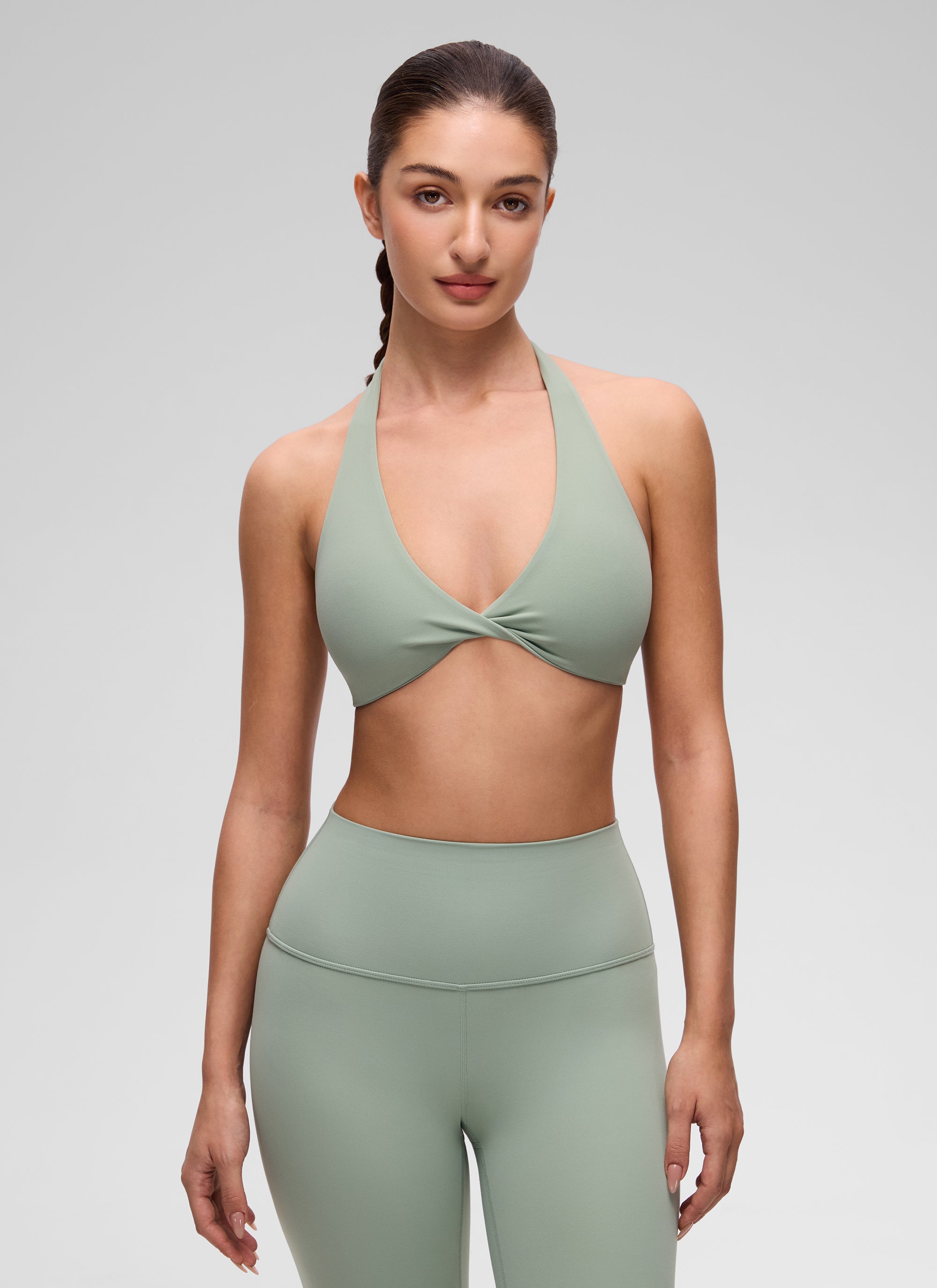 सीआरजेड योगा महिला Butterluxe योगा वी नेक क्रॉप डबल लाइन्ड स्पोर्ट्स ब्रा ग्रीन पाम कोर्ट