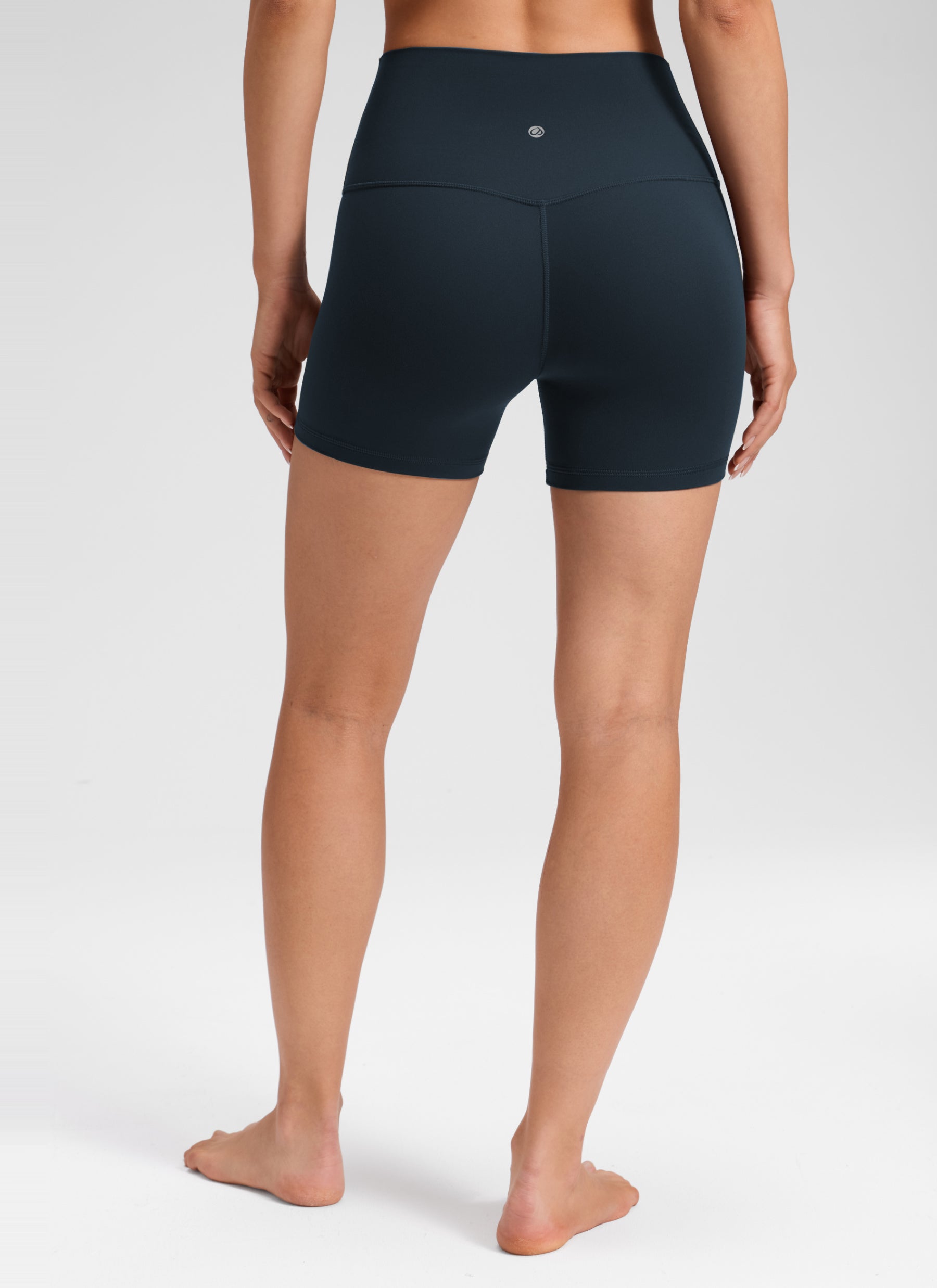 सीआरजेड योगा महिला Butterluxe योगा हाई राइज़ नो फ्रंट सीम शॉर्ट्स 4 इंच ट्रू नेवी