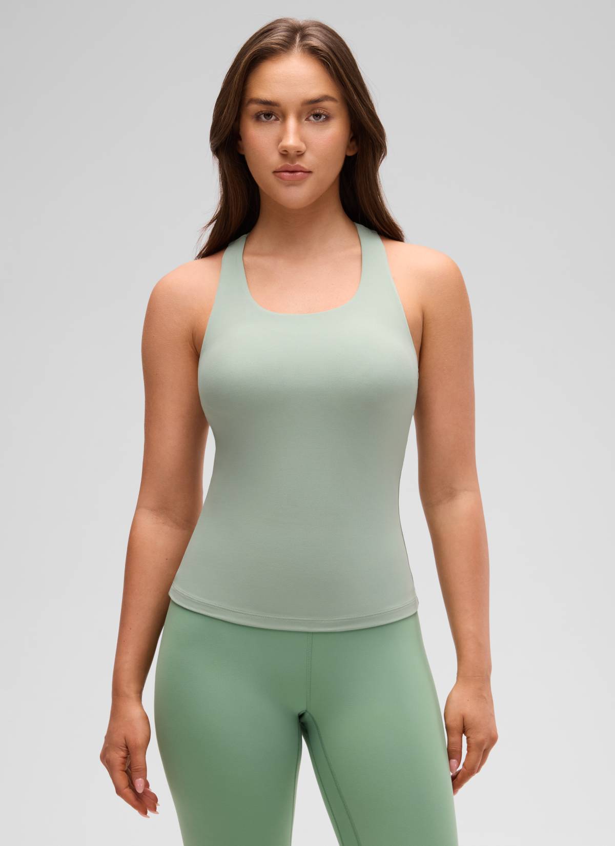 CRZ YOGA महिलाओं के लिए योगा टाइट फिट टॉप Butterluxe बिल्ट-इन ब्रा टैंक ग्रीन पाम कोर्ट