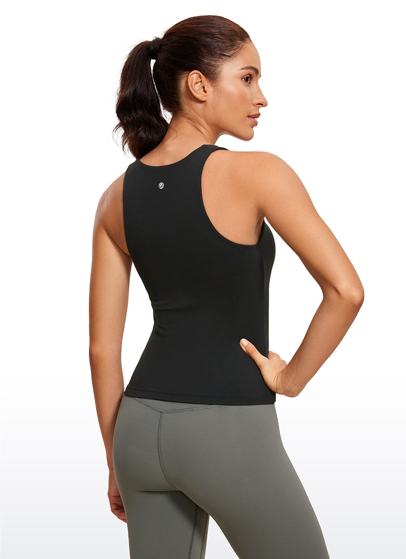 CRZ YOGA महिलाओं के लिए स्लिम फिट योगा टॉप Butterluxe बिल्ट-इन ब्रा वी नेक ब्लैक