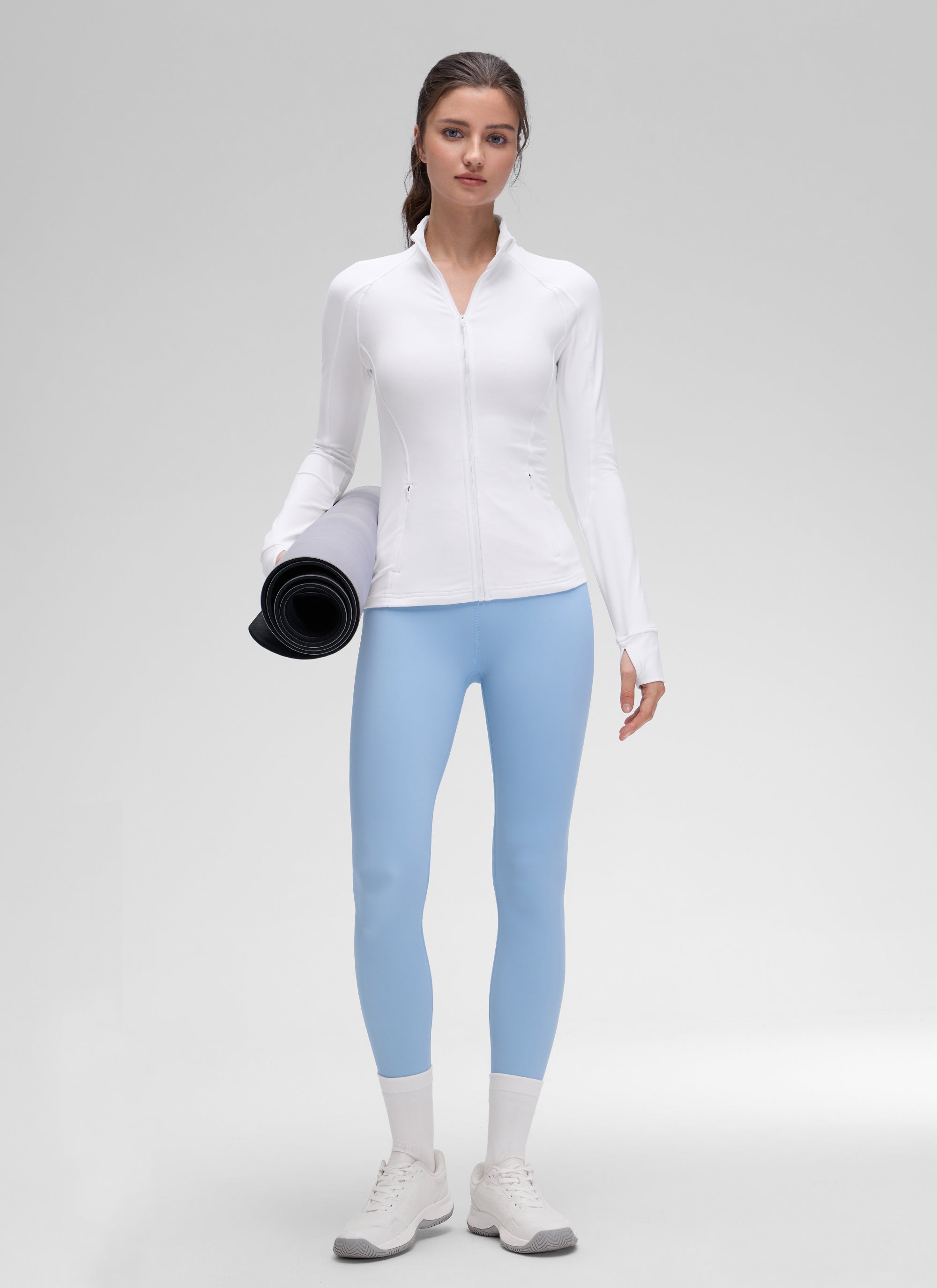 CRZ YOGA महिलाओं के लिए स्लिम फिट योगा टॉप Butterluxe फुल ज़िप वाली लंबी आस्तीन वाली सफेद शर्ट